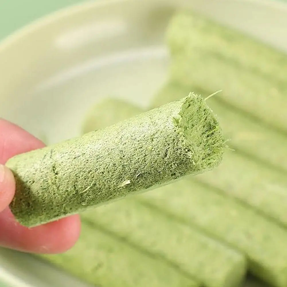 Cat Grass Dental Treat Sticks, Crunchy Cat Snacks for Chewing & Digestive Support - Bond Well Supplies